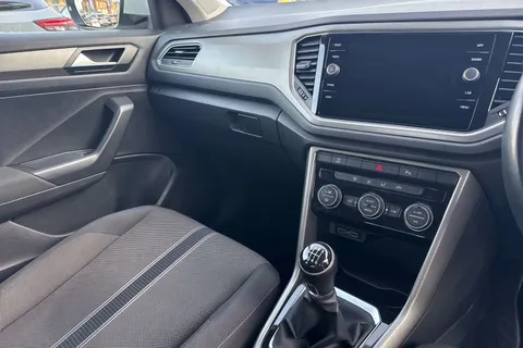 20 of 50 for Volkswagen T-Roc 1.0 TSI SE Euro 6 (s/s) 5dr