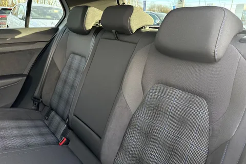 DF25FSZ Volkswagen Golf 1.5 TSI 272 GTE eHybrid 5dr DSG **HEADS UP DISPLAY** Thumbnail #19