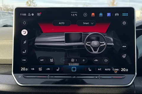 DF25FSZ Volkswagen Golf 1.5 TSI 272 GTE eHybrid 5dr DSG **HEADS UP DISPLAY** Thumbnail #22