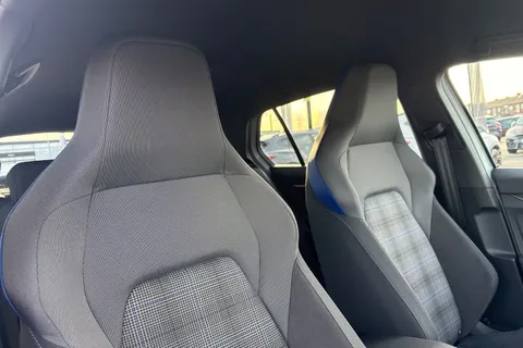 DF25FSZ Volkswagen Golf 1.5 TSI 272 GTE eHybrid 5dr DSG **HEADS UP DISPLAY** Thumbnail #24