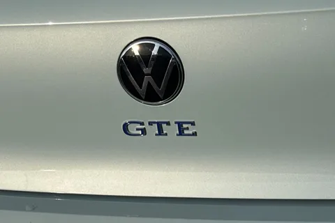 DF25FSZ Volkswagen Golf 1.5 TSI 272 GTE eHybrid 5dr DSG **HEADS UP DISPLAY** Thumbnail #25