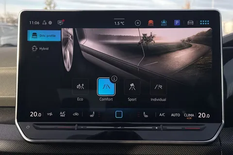 DF25FSZ Volkswagen Golf 1.5 TSI 272 GTE eHybrid 5dr DSG **HEADS UP DISPLAY** Thumbnail #37