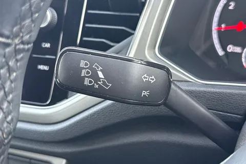 38 of 50 for Volkswagen T-Roc 1.0 TSI SE Euro 6 (s/s) 5dr