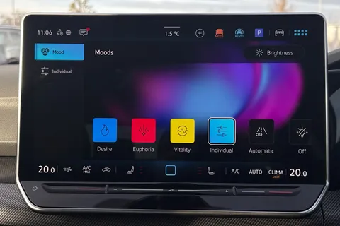 DF25FSZ Volkswagen Golf 1.5 TSI 272 GTE eHybrid 5dr DSG **HEADS UP DISPLAY** Thumbnail #38