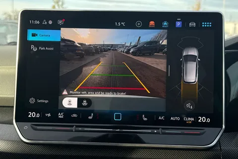 DF25FSZ Volkswagen Golf 1.5 TSI 272 GTE eHybrid 5dr DSG **HEADS UP DISPLAY** Thumbnail #39