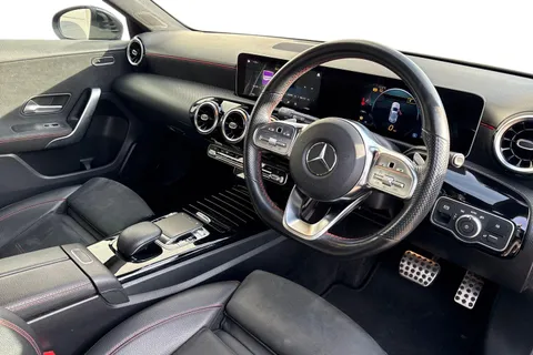 GN68URV Mercedes-Benz A Class 1.5 A180d AMG Line (Executive) 7G-DCT Euro 6 (s/s) 5dr Thumbnail #9