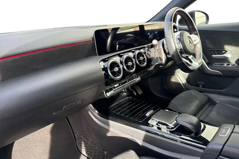 GN68URV Mercedes-Benz A Class 1.5 A180d AMG Line (Executive) 7G-DCT Euro 6 (s/s) 5dr Thumbnail #10