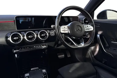 GN68URV Mercedes-Benz A Class 1.5 A180d AMG Line (Executive) 7G-DCT Euro 6 (s/s) 5dr Thumbnail #14