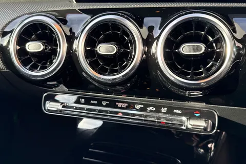 GN68URV Mercedes-Benz A Class 1.5 A180d AMG Line (Executive) 7G-DCT Euro 6 (s/s) 5dr Thumbnail #20