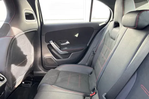 GN68URV Mercedes-Benz A Class 1.5 A180d AMG Line (Executive) 7G-DCT Euro 6 (s/s) 5dr Thumbnail #35