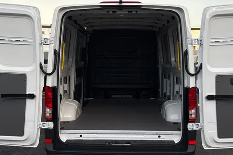 BJ75GVN Volkswagen Crafter 2.0 TDI 163PS HDE Commerce Plus Low Roof Van Auto Thumbnail #7
