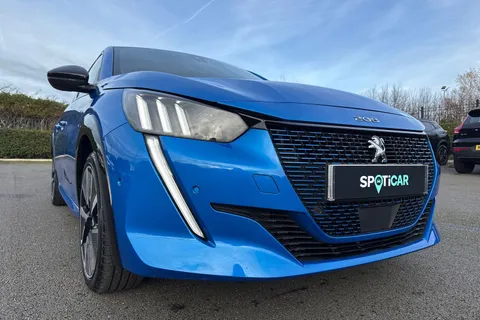 YH21EOM PEUGEOT e-208 50kWh GT Premium Auto 5dr Thumbnail #9