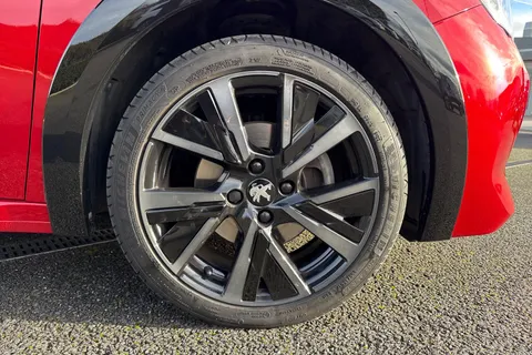 KW72UTO PEUGEOT 208 1.2 PureTech GT EAT Euro 6 (s/s) 5dr Thumbnail #8