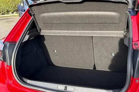 KW72UTO PEUGEOT 208 1.2 PureTech GT EAT Euro 6 (s/s) 5dr Thumbnail #11