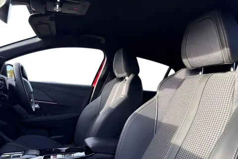 KW72UTO PEUGEOT 208 1.2 PureTech GT EAT Euro 6 (s/s) 5dr Thumbnail #12