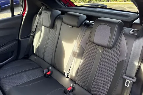 KW72UTO PEUGEOT 208 1.2 PureTech GT EAT Euro 6 (s/s) 5dr Thumbnail #15