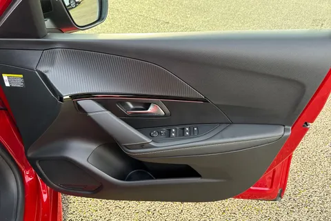 KW72UTO PEUGEOT 208 1.2 PureTech GT EAT Euro 6 (s/s) 5dr Thumbnail #19