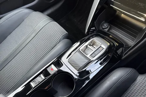 KW72UTO PEUGEOT 208 1.2 PureTech GT EAT Euro 6 (s/s) 5dr Thumbnail #21