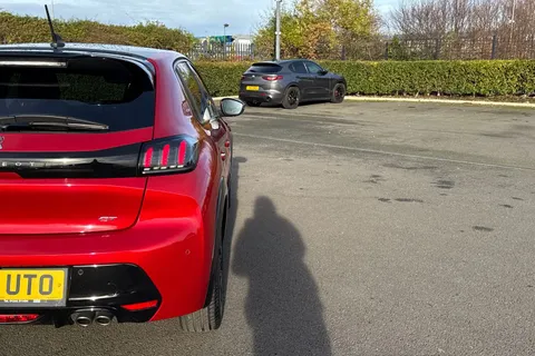 KW72UTO PEUGEOT 208 1.2 PureTech GT EAT Euro 6 (s/s) 5dr Thumbnail #37