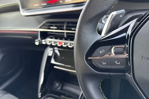 KW72UTO PEUGEOT 208 1.2 PureTech GT EAT Euro 6 (s/s) 5dr Thumbnail #39