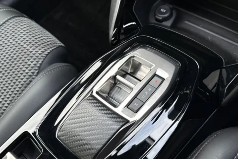 KW72UTO PEUGEOT 208 1.2 PureTech GT EAT Euro 6 (s/s) 5dr Thumbnail #60