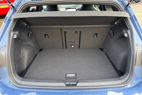 KT25ZLZ Volkswagen Golf 1.5 TSI 150 R-Line 5dr ⭐18 Leeds Alloys | Panoramic sunroof | Area View⭐ Thumbnail #8