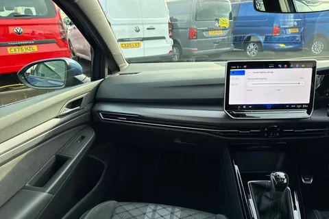 KT25ZLZ Volkswagen Golf 1.5 TSI 150 R-Line 5dr ⭐18 Leeds Alloys | Panoramic sunroof | Area View⭐ Thumbnail #21