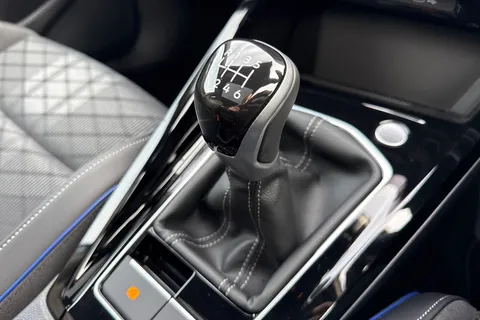 KT25ZLZ Volkswagen Golf 1.5 TSI 150 R-Line 5dr ⭐18 Leeds Alloys | Panoramic sunroof | Area View⭐ Thumbnail #24