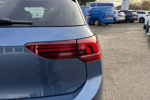 KT25ZLZ Volkswagen Golf 1.5 TSI 150 R-Line 5dr ⭐18 Leeds Alloys | Panoramic sunroof | Area View⭐ Thumbnail #27