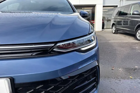 KT25ZLZ Volkswagen Golf 1.5 TSI 150 R-Line 5dr ⭐18 Leeds Alloys | Panoramic sunroof | Area View⭐ Thumbnail #31