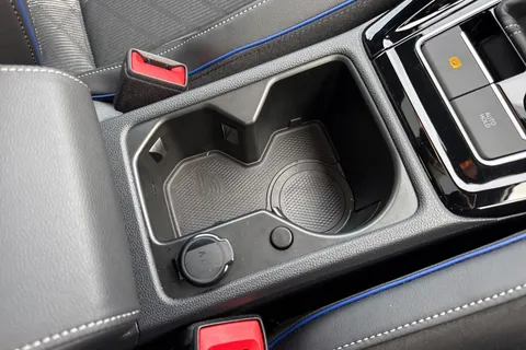 KT25ZLZ Volkswagen Golf 1.5 TSI 150 R-Line 5dr ⭐18 Leeds Alloys | Panoramic sunroof | Area View⭐ Thumbnail #41