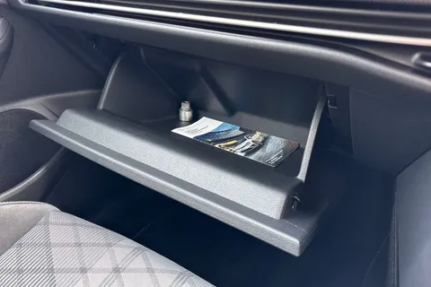 KT25ZLZ Volkswagen Golf 1.5 TSI 150 R-Line 5dr ⭐18 Leeds Alloys | Panoramic sunroof | Area View⭐ Thumbnail #43