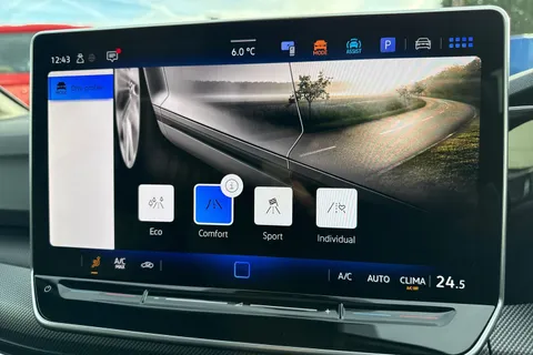 KT25ZLZ Volkswagen Golf 1.5 TSI 150 R-Line 5dr ⭐18 Leeds Alloys | Panoramic sunroof | Area View⭐ Thumbnail #49