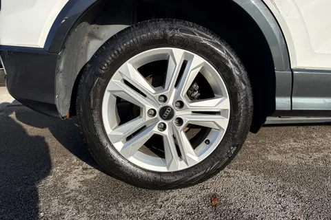 10 of 64 for Audi Q2 1.0 TFSI 30 Sport Euro 6 (s/s) 5dr