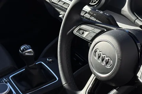 40 of 64 for Audi Q2 1.0 TFSI 30 Sport Euro 6 (s/s) 5dr