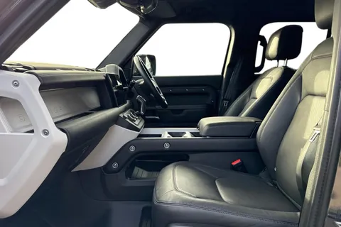 KW74UBJ Land Rover Defender 110 3.0 D350 110 X-Dynamic HSE 5dr Thumbnail #4