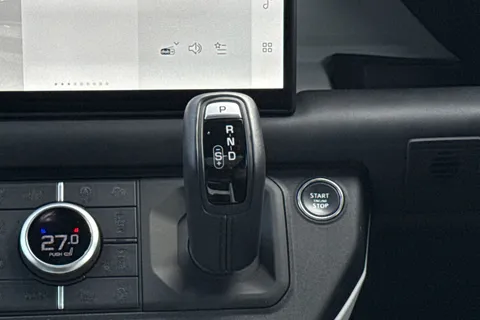 KW74UBJ Land Rover Defender 110 3.0 D350 110 X-Dynamic HSE 5dr Thumbnail #15