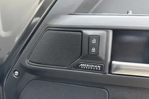 KW74UBJ Land Rover Defender 110 3.0 D350 110 X-Dynamic HSE 5dr Thumbnail #26