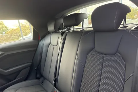 18 of 65 for Audi A1 S line 30 TFSI 116 PS 6-speed