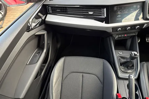 19 of 65 for Audi A1 S line 30 TFSI 116 PS 6-speed