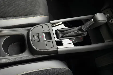 15 of 48 for HONDA JAZZ 1.5 i-MMD Hybrid Advance Sport 5dr eCVT