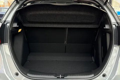 16 of 48 for HONDA JAZZ 1.5 i-MMD Hybrid Advance Sport 5dr eCVT