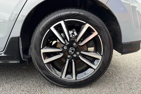 22 of 48 for HONDA JAZZ 1.5 i-MMD Hybrid Advance Sport 5dr eCVT