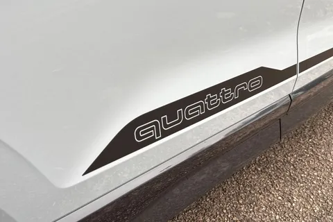  Audi SQ2 2.0 TFSI Black Edition S Tronic quattro Euro 6 (s/s) 5dr Thumbnail #25