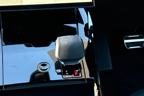 DX75NHZ Land Rover Range Rover Sport 3.0 P460e Edition 5dr Thumbnail #14