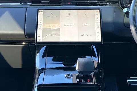 DX75NHZ Land Rover Range Rover Sport 3.0 P460e Edition 5dr Thumbnail #15