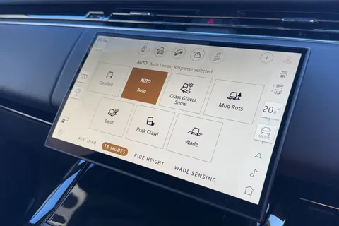 DX75NHZ Land Rover Range Rover Sport 3.0 P460e Edition 5dr Thumbnail #41