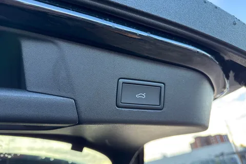  Volkswagen ID.4 Pro 77kWh Match Auto 5dr Thumbnail #29