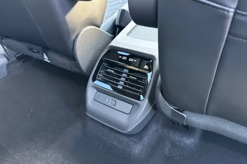  Volkswagen ID.4 Pro 77kWh Match Auto 5dr Thumbnail #31