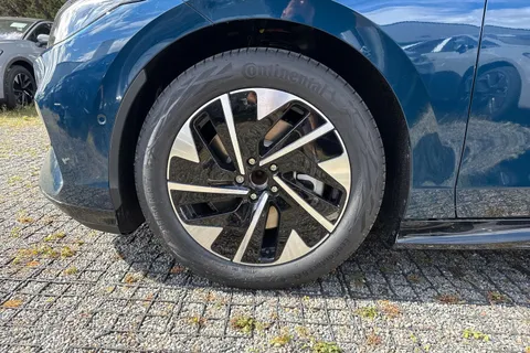  Volkswagen Id.7 Pro S 86kWh Match Plus Tourer Auto 5dr Thumbnail #9